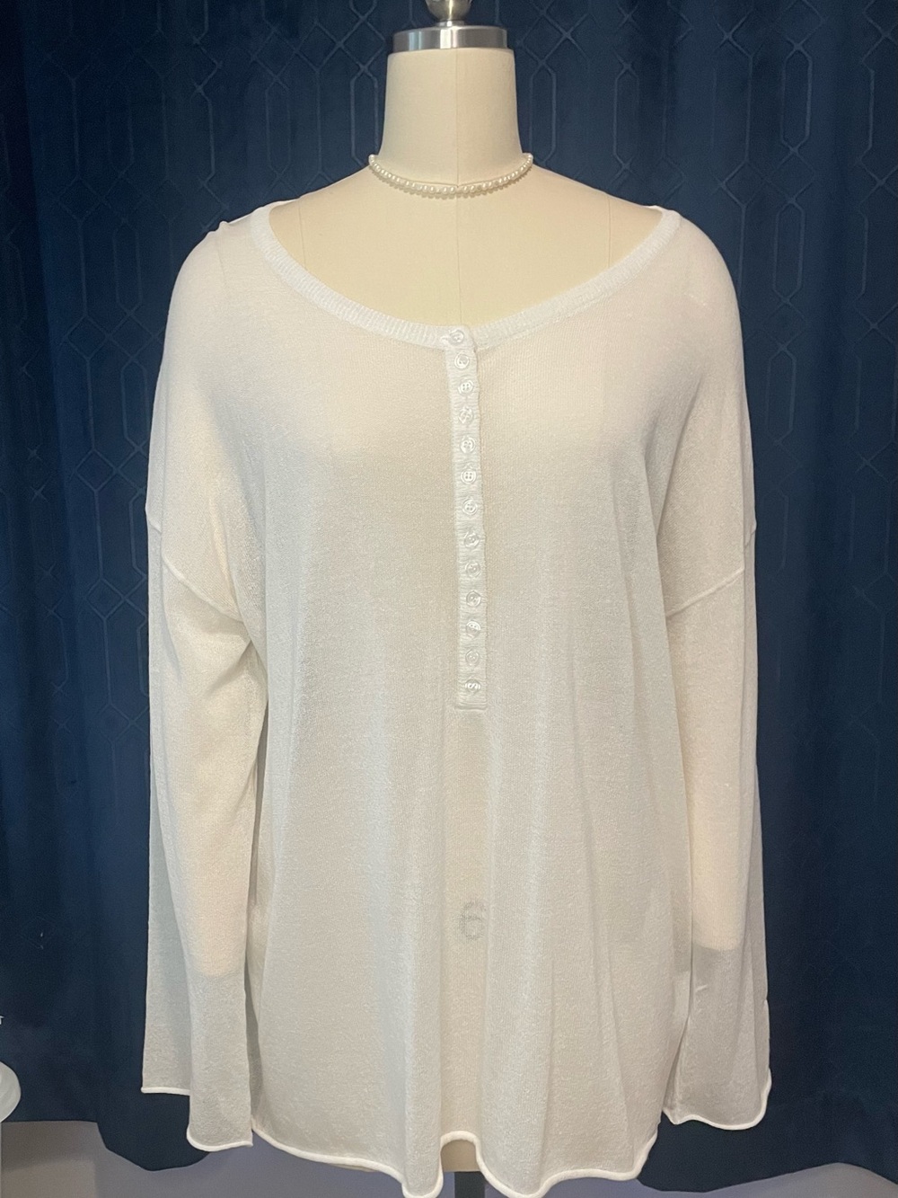 POL BEACH Lightweight White Button Top